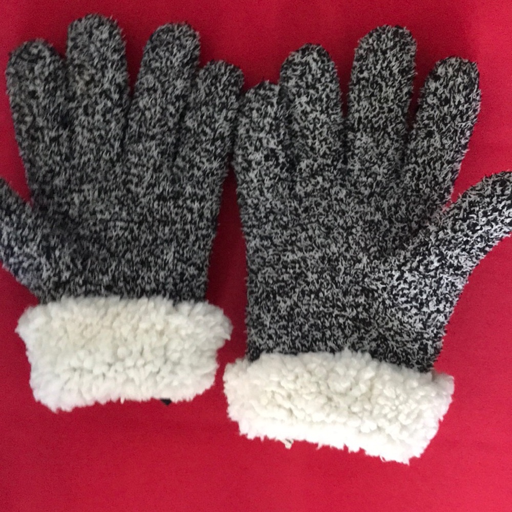 Black and white winter glove